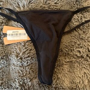 SKIMS Fits Everybody T-String Thong